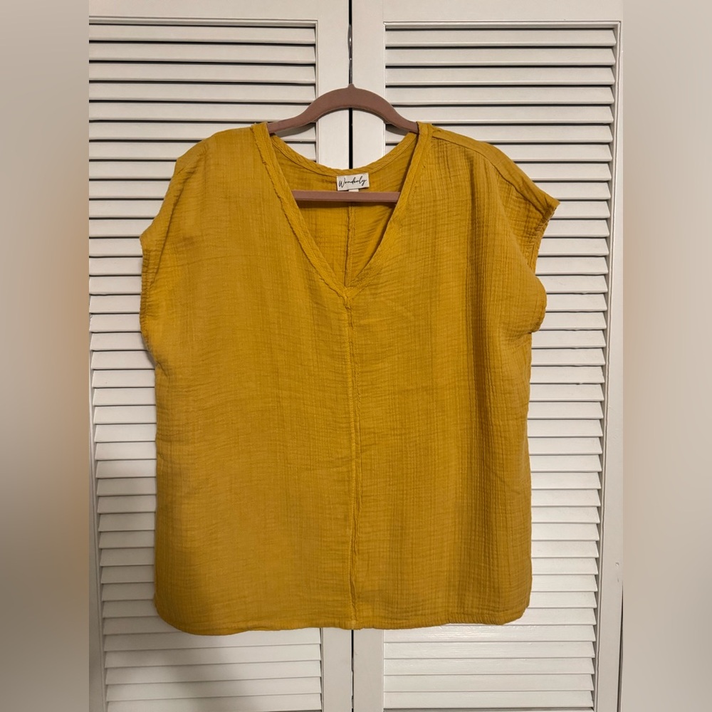 Wonderly Size Large Mustard V-Neck Blouse